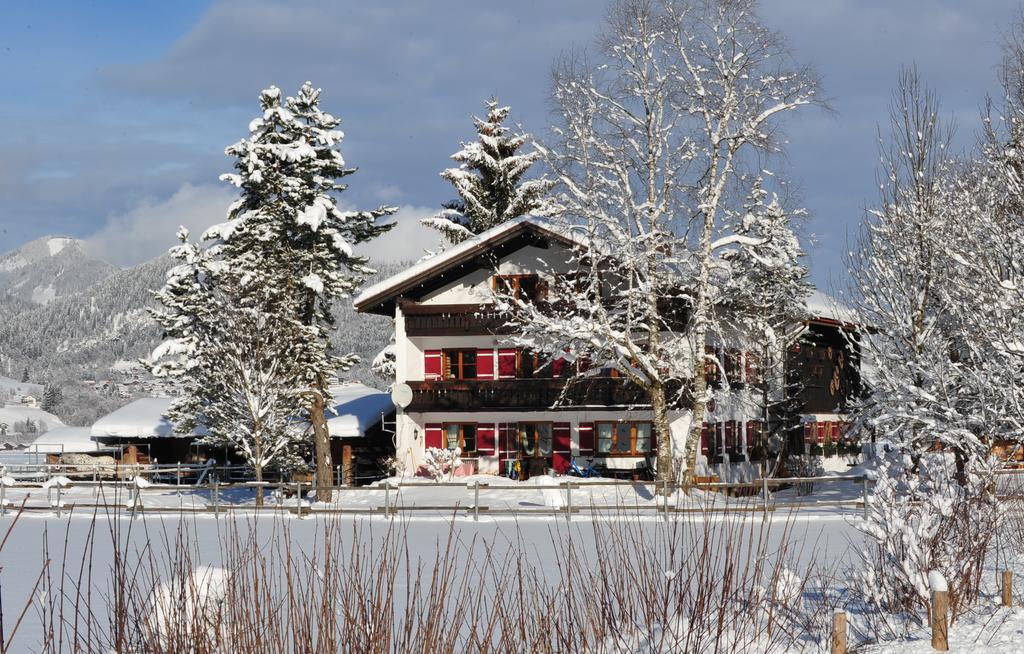 Der Landhof Apartment Oberstdorf Bagian luar foto